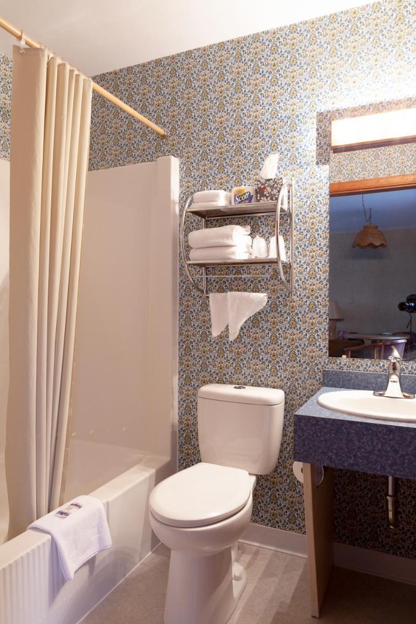 Town & Country Motor Inn Lake Placid Buitenkant foto